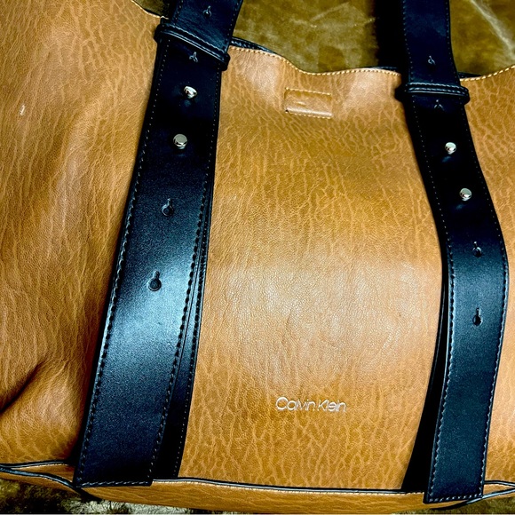 Calvin Klein Large Leather Jean Belted Tote with Clutch 👜✨ - Picture 12 of 14